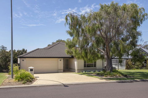 Macs Manor - Kempsey Accommodation 0