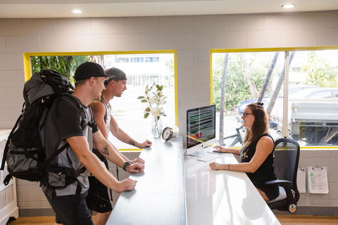 Mad Monkey Backpackers Village - Kempsey Accommodation 0