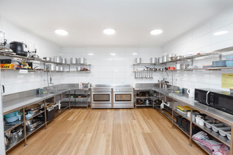 Mad Monkey Backpackers Village - Kempsey Accommodation 3