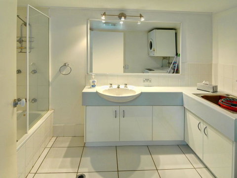 Mainsail 3 - 2 BDRM Apt In Central Mooloolaba - Kempsey Accommodation 2