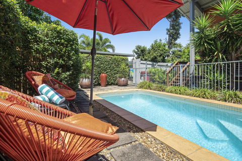 MANDALAY ESCAPE, SECLUSION & SERENITY WITH A POOL - Kempsey Accommodation 3