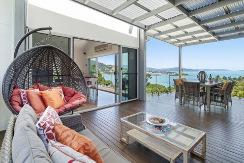 MANDALAY ESCAPE, SECLUSION & SERENITY WITH A POOL - Kempsey Accommodation 0