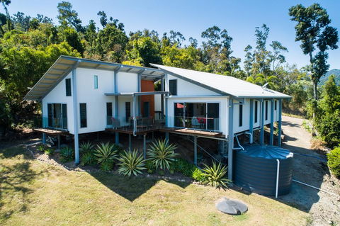 MANDALAY ESCAPE, SECLUSION & SERENITY WITH A POOL - Kempsey Accommodation 2