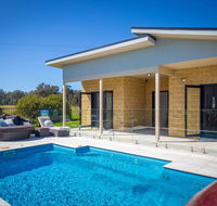 Mandalay Villas - Villa 2 - Kempsey Accommodation