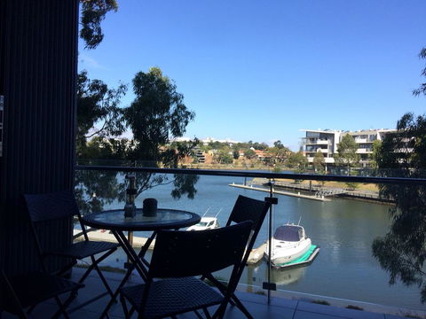 Marina View Apartment On The Maribyrnong River, Melbourne - Kempsey Accommodation 0