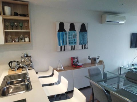 Marina View Apartment On The Maribyrnong River, Melbourne - Kempsey Accommodation 2