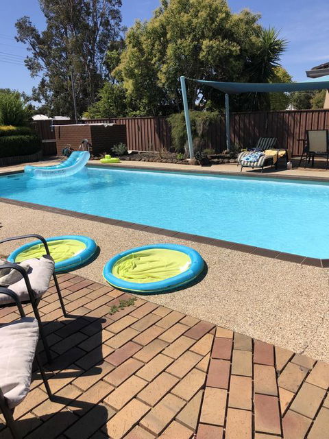 Maudie Bells - Kempsey Accommodation 0