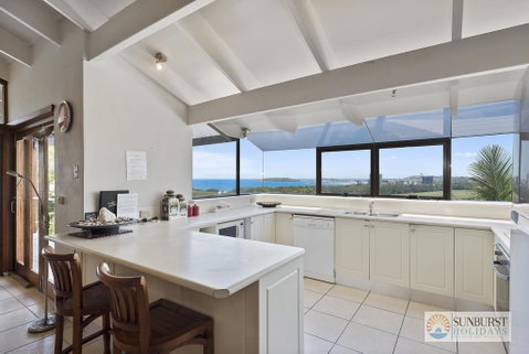 Mcauleys Beach House - Kempsey Accommodation 3