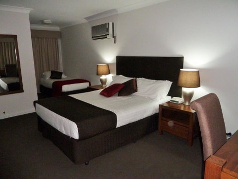 McNevins Tamworth Motel - Kempsey Accommodation 0