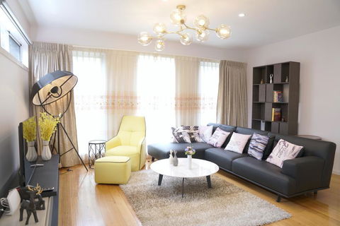 Melbourne Luxury Villa At Doncaster - Kempsey Accommodation 1