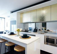 MH001  New  Modern Central Apartment