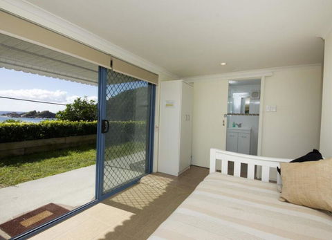 Mick's Apartment - Seal Rocks Beachfront - Kempsey Accommodation 2
