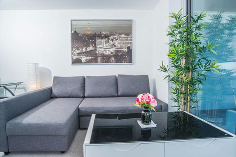 Minimalism Modern Apartment, Waterview, Parking, IGA - Kempsey Accommodation 2