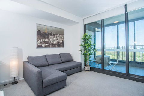 Minimalism Modern Apartment, Waterview, Parking, IGA - Kempsey Accommodation 1