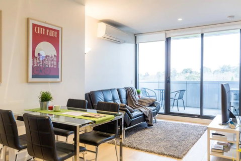 Modern 1 Bedroom Apartment In Tranquil Parklands - Kempsey Accommodation 0
