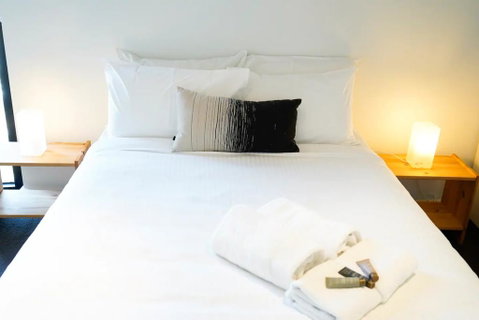 Modern 2 Bedroom Apartment With City Views - Kempsey Accommodation 2