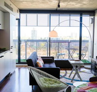 Modern 2 Bedroom Apartment With City Views - Kempsey Accommodation