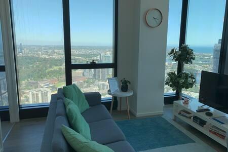 Modern 2BR 2BT Apt With Stunning Ocean Views, Netflix, Gym Pool And Wine - Kempsey Accommodation 1