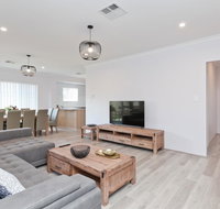 Modern and Spacious home near Curtin University - Kempsey Accommodation