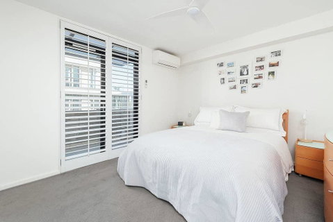 Modern Bronte Apt. W/ Ocean Views, Just Minutes Walk To Beach! - Kempsey Accommodation 3