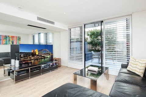 Modern Bronte Apt. W/ Ocean Views, Just Minutes Walk To Beach! - Kempsey Accommodation 0