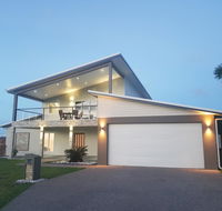 Modern Luxury Ocean Views - Kempsey Accommodation