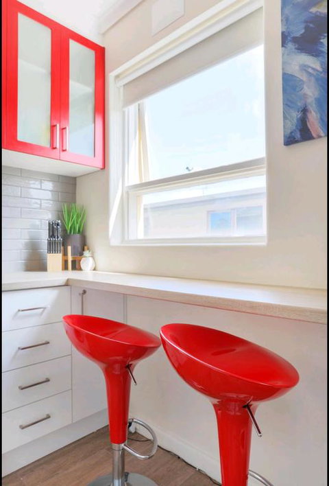 Modern St Kilda East Apartment - Free Parking - Kempsey Accommodation 3