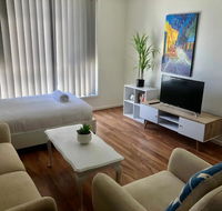 Modern Unit Near To Surfers Paradise - Kempsey Accommodation