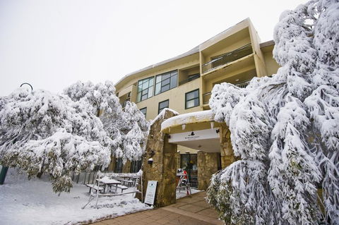 Mt Buller Chalet Hotel & Suites - Kempsey Accommodation 0