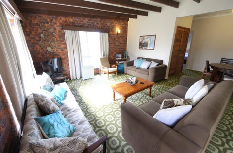 Muller's Cottage At Hat Head (Pet Friendly) - Kempsey Accommodation 0