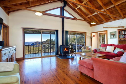 Narrow Neck Lodge - Kempsey Accommodation 0