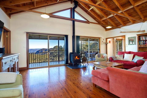 Narrow Neck Lodge - Kempsey Accommodation 1