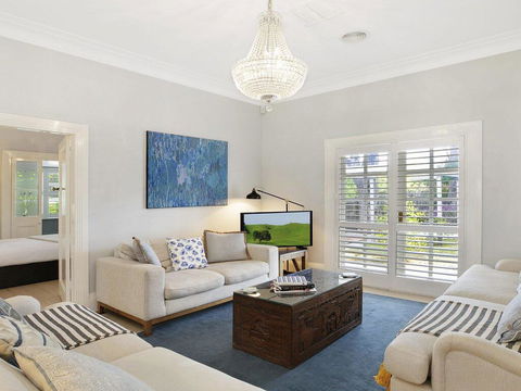 Nattai Lodge - House & Cottage In Beautiful Garden - Kempsey Accommodation 3