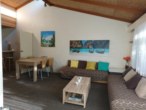 Nautical Owl - Kempsey Accommodation 0