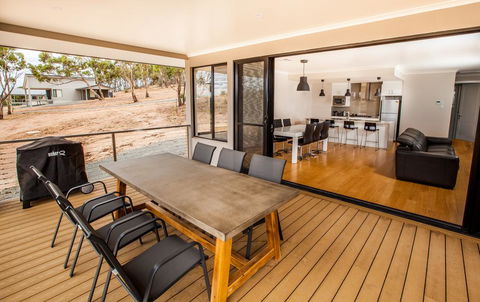 Neagles Retreat Villas - Kempsey Accommodation 3