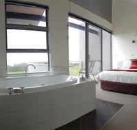 Cosy Corner Sea View Apartments - Kempsey Accommodation