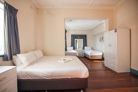 Captain Stirling Hotel - Kempsey Accommodation 2