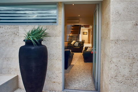 The Urban Beach House - Kempsey Accommodation 6