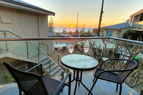 Scarborough Beach Front Resort - Shell Ten - Kempsey Accommodation 7