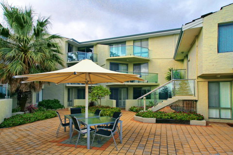 Scarborough Beach Front Resort - Shell Ten - Kempsey Accommodation 0