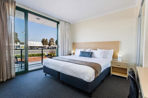 Perth Ascot Central Apartment Hotel Official - Kempsey Accommodation 9