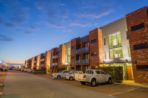 Perth Ascot Central Apartment Hotel Official - Kempsey Accommodation 0