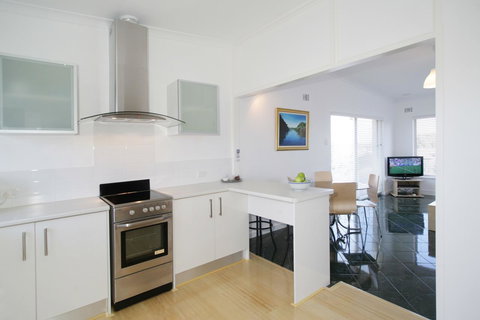 Summer Breeze - Holiday Or Business Apartment - Kempsey Accommodation 5