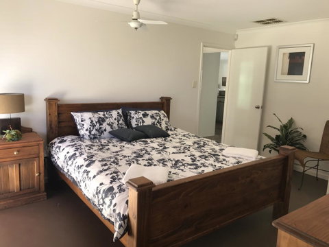 Blue Lake Family Retreat - Kempsey Accommodation 6