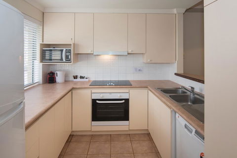 Bayshore Beachside Resort - Kempsey Accommodation 24