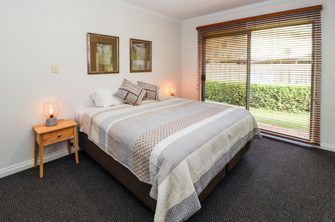 Bayshore Beachside Resort - Kempsey Accommodation 1