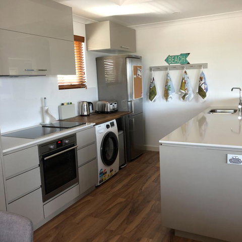 Mullaloo Beachfront Retreat - Kempsey Accommodation 5