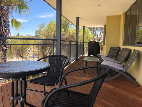 Mullaloo Beachfront Retreat - Kempsey Accommodation 11