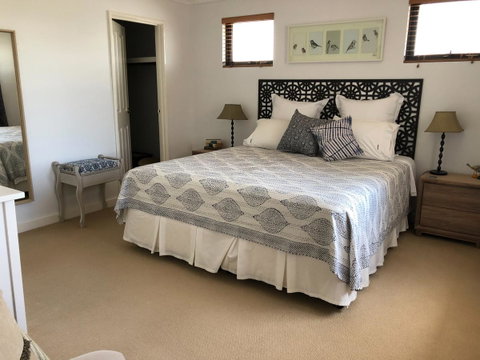 Mullaloo Beachfront Retreat - Kempsey Accommodation 6