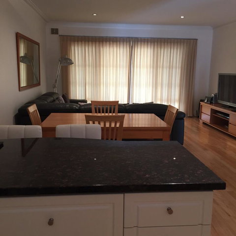West End District Apartments - Kempsey Accommodation 14